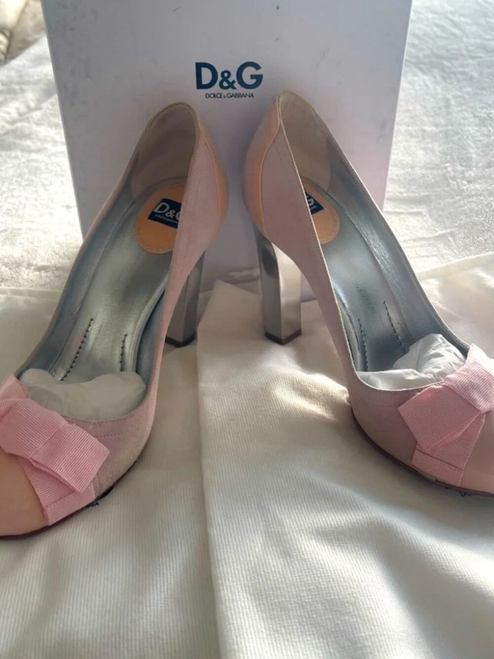 Dolce Gabbana Cap Toe Pumps Pink suede